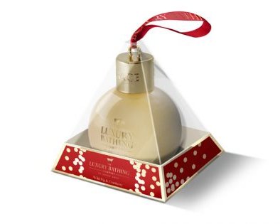 Что подарить на Новый год: 9 роскошных наборов косметики для мам, жён и дочек